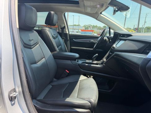 Used 2019 Cadillac XT5 Premium Luxury AWD/4WD image 18