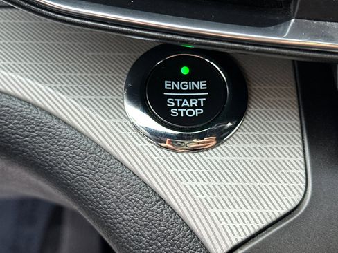 Certified 2020 Ford Explorer XLT w/ Equipment Group 202A image 23