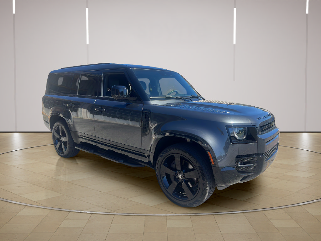 Used 2025 Land Rover Defender 130 X-Dynamic SE AWD/4WD image 9