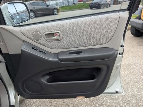 Used 2002 Toyota Highlander V6 image 23