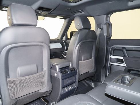 Used 2023 Land Rover Defender 110 SE image 60