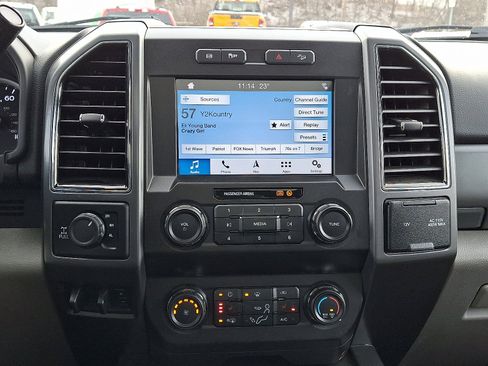 Used 2019 Ford F250 XLT w/ XLT Premium Package image 17