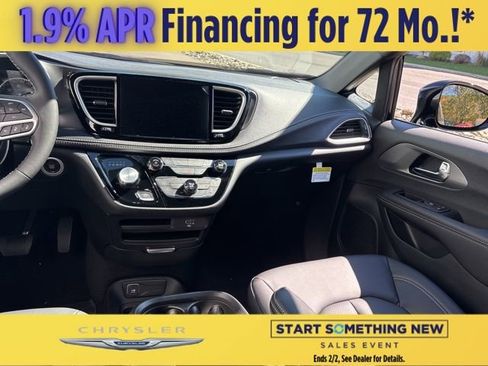 New 2026 Chrysler Pacifica Select image 21