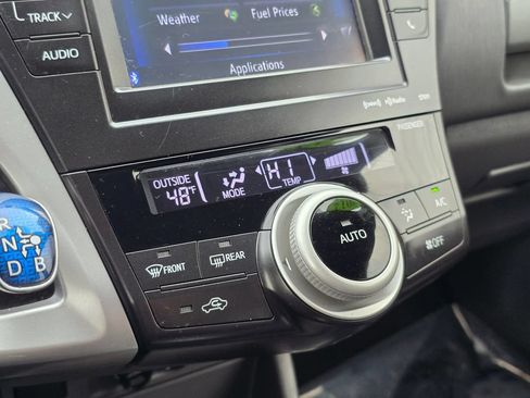 Used 2012 Toyota Prius V Three FWD image 32