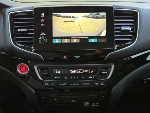 Used 2022 Honda Pilot Touring image 18