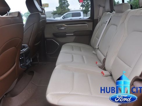Used 2019 RAM 1500 Laramie AWD/4WD image 12
