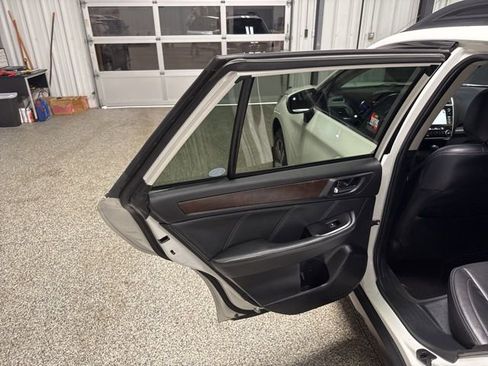 Used 2019 Subaru Outback 2.5i Limited w/ Popular Package #2 image 16