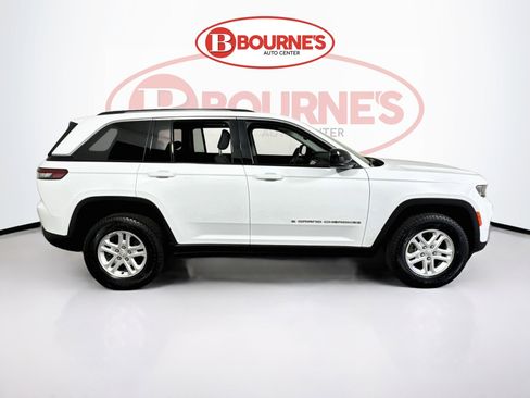 Used 2023 Jeep Grand Cherokee Laredo image 10
