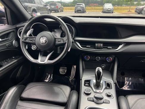 Used 2022 Alfa Romeo Stelvio Veloce AWD/4WD image 17