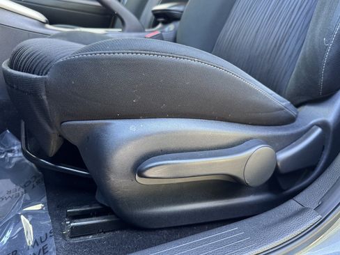 Used 2019 Nissan Sentra SV FWD image 15