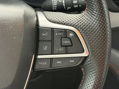 Used 2024 Toyota Sienna XSE FWD image 15