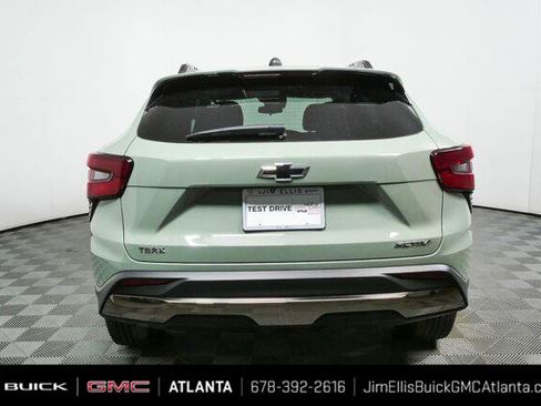 Used 2025 Chevrolet Trax ACTIV w/ Sunroof Package FWD image 23