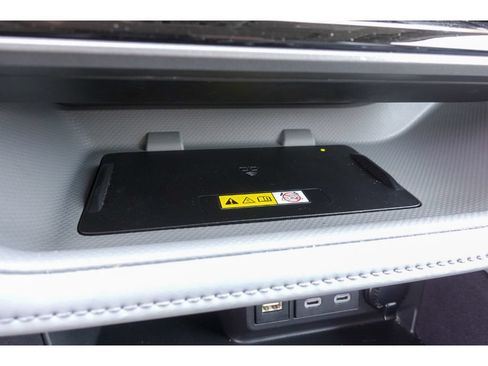 Used 2023 Toyota Highlander XLE FWD image 22