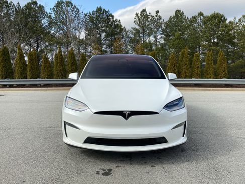 Used 2022 Tesla Model X Plaid image 12