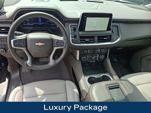 Used 2024 Chevrolet Tahoe LT w/ Luxury Package image 3