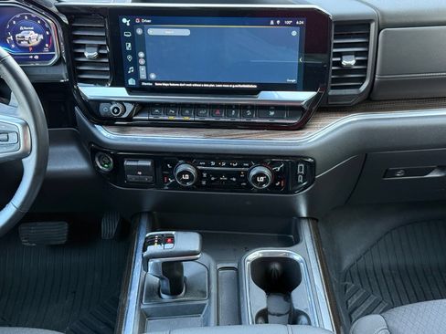 Used 2024 Chevrolet Silverado 1500 LT Trail Boss w/ Convenience Package II AWD/4WD image 20