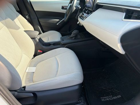 Used 2026 Toyota Corolla Cross L FWD image 11