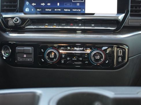 Used 2021 Chevrolet Silverado 1500 LTZ image 21