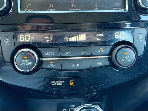 Used 2020 Nissan Rogue Sport SV FWD image 16