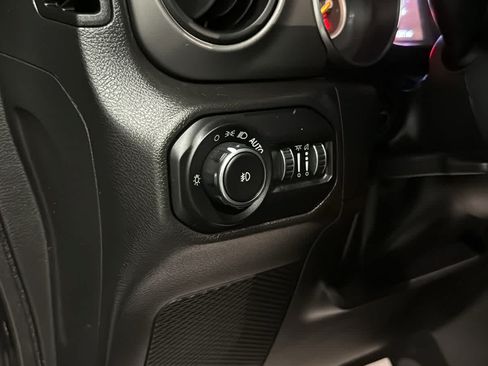Used 2022 Jeep Wrangler Unlimited Sport AWD/4WD image 23