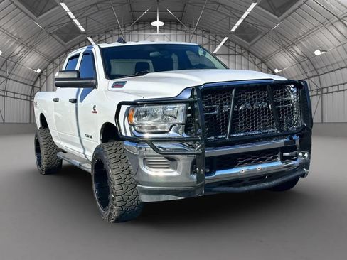 Used 2020 RAM 2500 Tradesman w/ Chrome Appearance Group AWD/4WD image 6