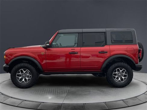 Used 2023 Ford Bronco Badlands image 2