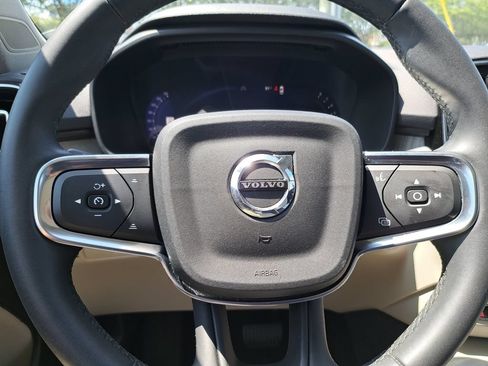 Used 2024 Volvo XC40 B5 Ultimate w/ Protection Package Premier AWD/4WD image 10