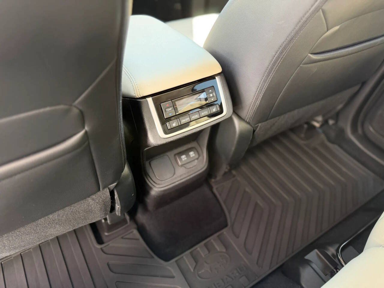 Used 2021 Subaru Ascent Limited w/ Popular Package #2 AWD/4WD image 16