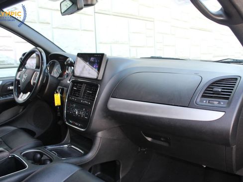 Used 2018 Dodge Grand Caravan GT image 17