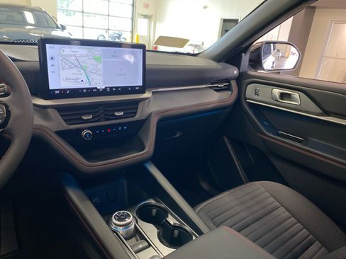 New 2026 Ford Explorer ST-Line w/ ST-Line Street Pack AWD/4WD image 20