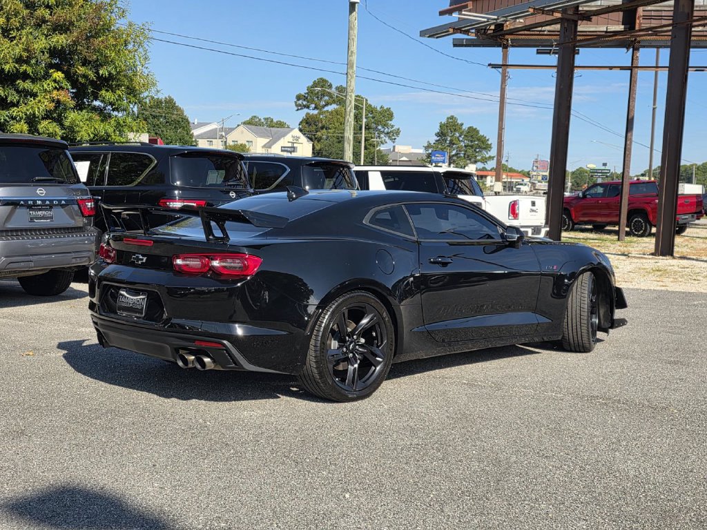 Used 2023 Chevrolet Camaro LT w/ Technology Package RWD image 5