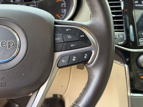 Used 2019 Jeep Grand Cherokee Overland RWD image 12