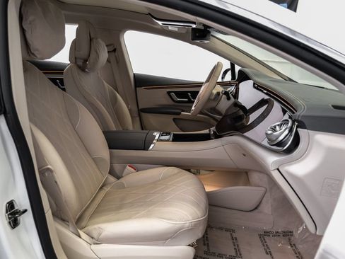 Used 2023 Mercedes-Benz EQS 580 4MATIC Sedan image 31