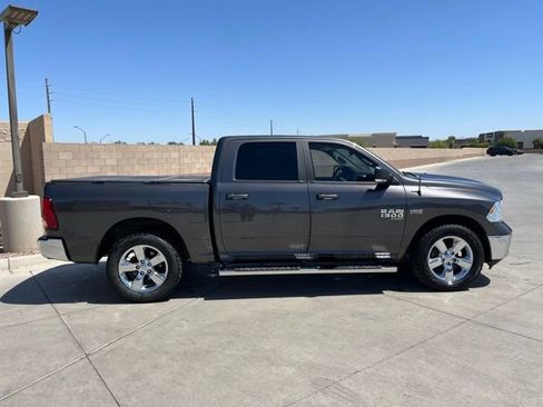 Used 2019 RAM 1500 Classic SLT RWD image 3