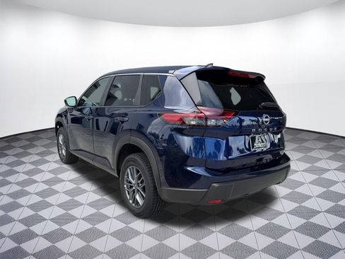 Used 2026 Nissan Rogue SV FWD image 3