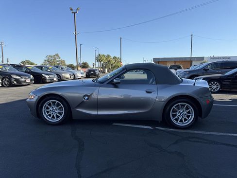 Used 2004 BMW Z4 2.5i image 6