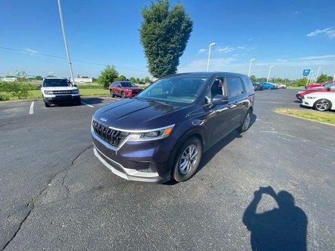Used 2022 Kia Carnival LX FWD image 27