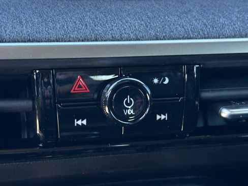 New 2026 Nissan Kicks S image 30