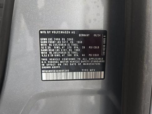 Used 2025 Volkswagen ID. Buzz 1st Edition RWD image 7