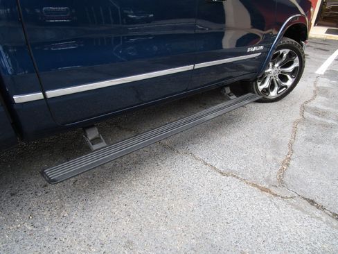 Used 2021 RAM 1500 Limited image 34