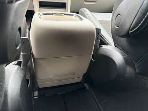 Used 2020 Dodge Grand Caravan SXT FWD image 25