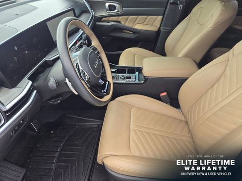 Certified 2025 Kia Sorento SX Prestige w/ Olive Brown Leather Package AWD/4WD image 8