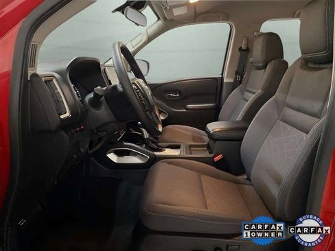Used 2025 Nissan Frontier SV image 15