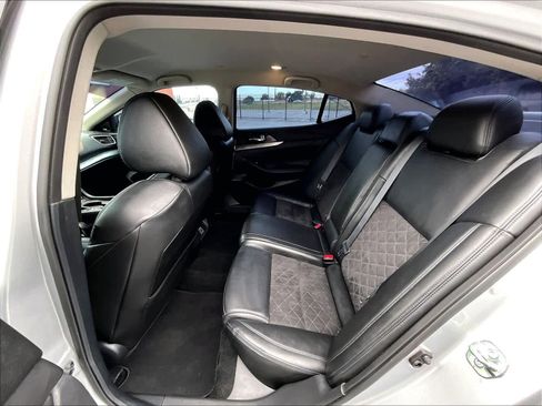 Used 2018 Nissan Maxima SR FWD image 29