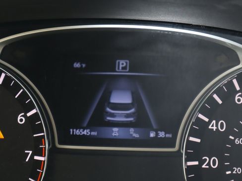 Used 2018 Nissan Pathfinder SL w/ SL Premium Package FWD image 11