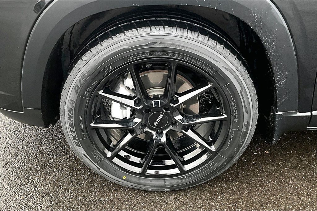 Used 2024 Chevrolet Trax ACTIV w/ Sunroof Package FWD image 9