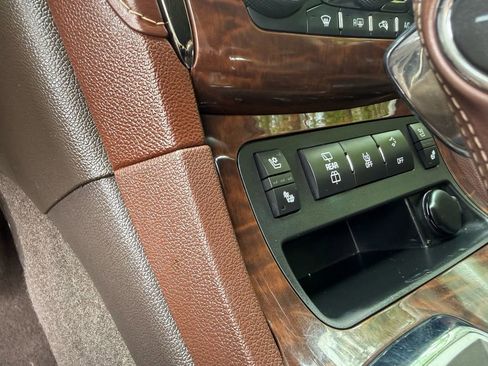 Used 2013 Buick Enclave Premium AWD/4WD image 29