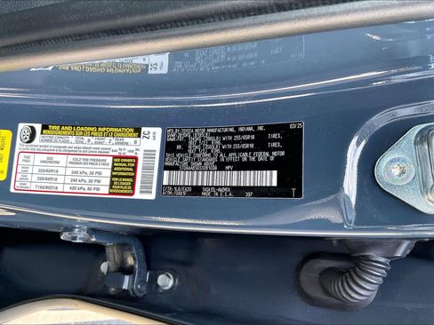 Used 2025 Toyota Grand Highlander AWD image 34