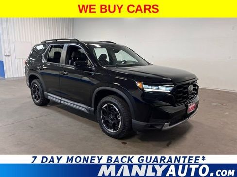 Used 2025 Honda Pilot TrailSport image 1