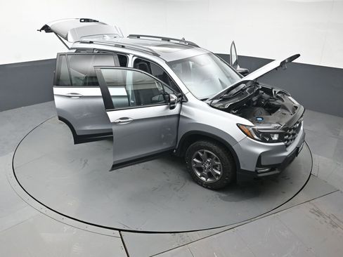 Certified 2024 Honda Passport TrailSport image 55